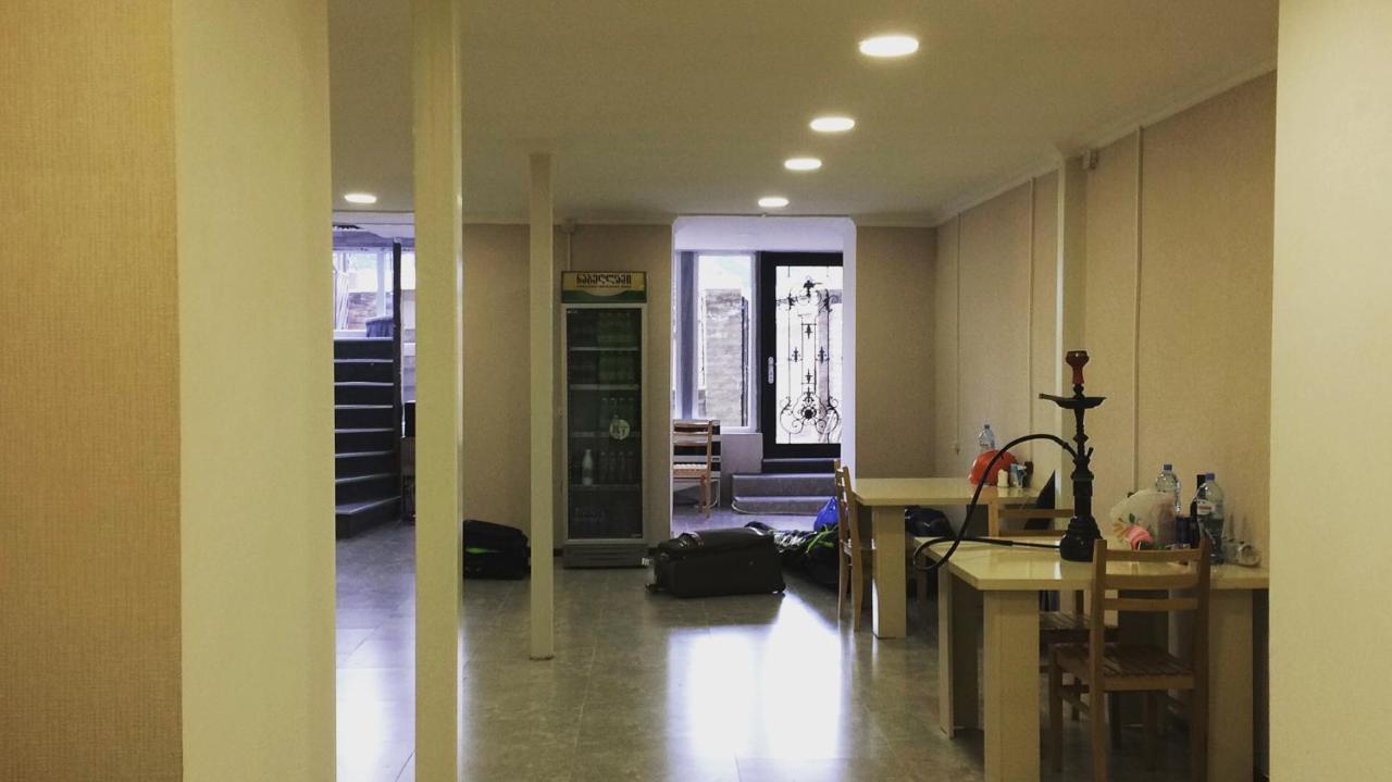 Blossom Hostel Updated ! Обновлено !!! City Center! Perfect Order!!! Snow-White Bed Linen!!! Идеальный Порядок!!! Белоснежное Постельное Белье!!! Центр Города !!! Tbilisi Bagian luar foto