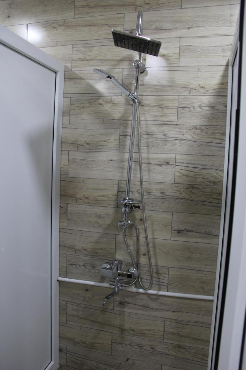 Blossom Hostel Updated ! Обновлено !!! City Center! Perfect Order!!! Snow-White Bed Linen!!! Идеальный Порядок!!! Белоснежное Постельное Белье!!! Центр Города !!! Tbilisi Bagian luar foto