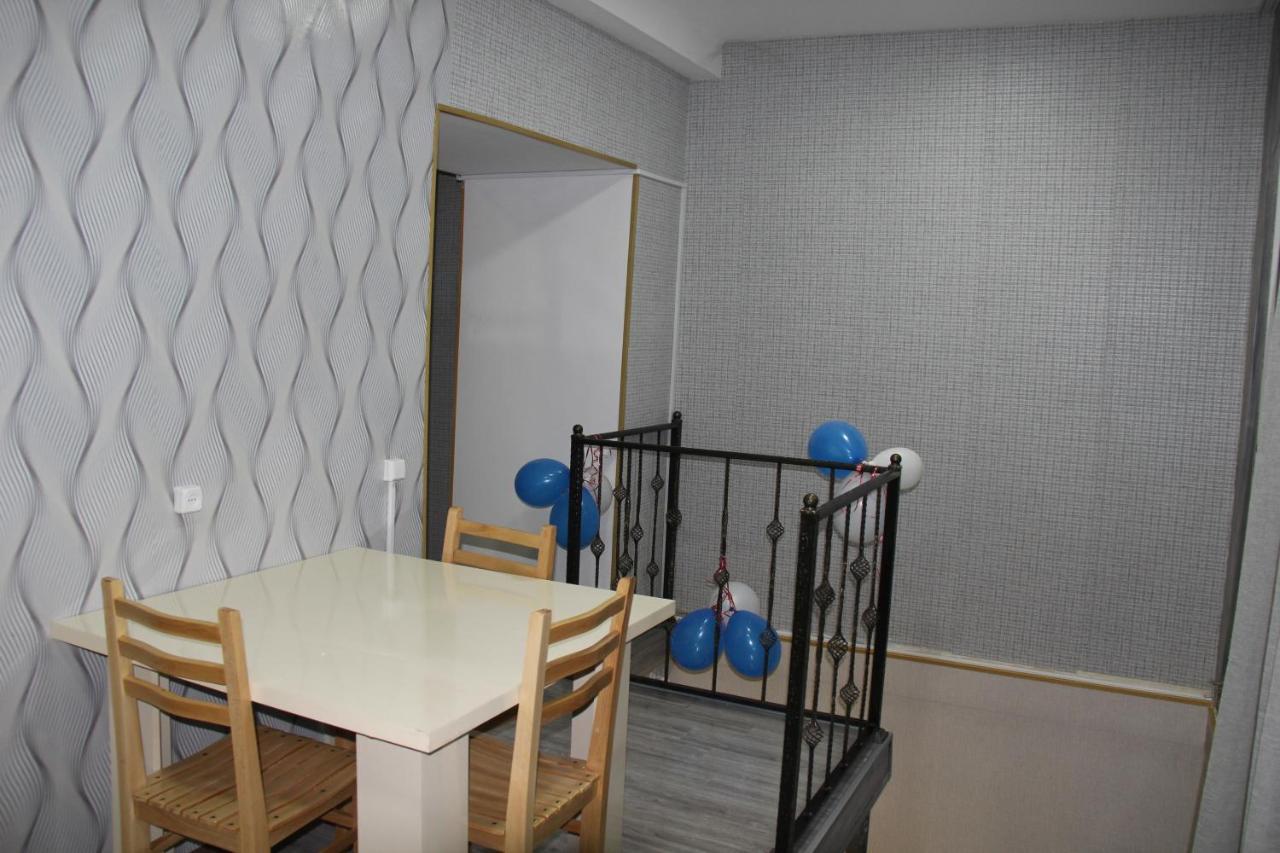 Blossom Hostel Updated ! Обновлено !!! City Center! Perfect Order!!! Snow-White Bed Linen!!! Идеальный Порядок!!! Белоснежное Постельное Белье!!! Центр Города !!! Tbilisi Bagian luar foto